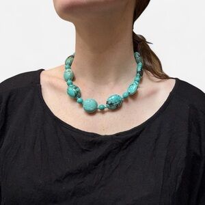 Chunky turquoise beaded necklace